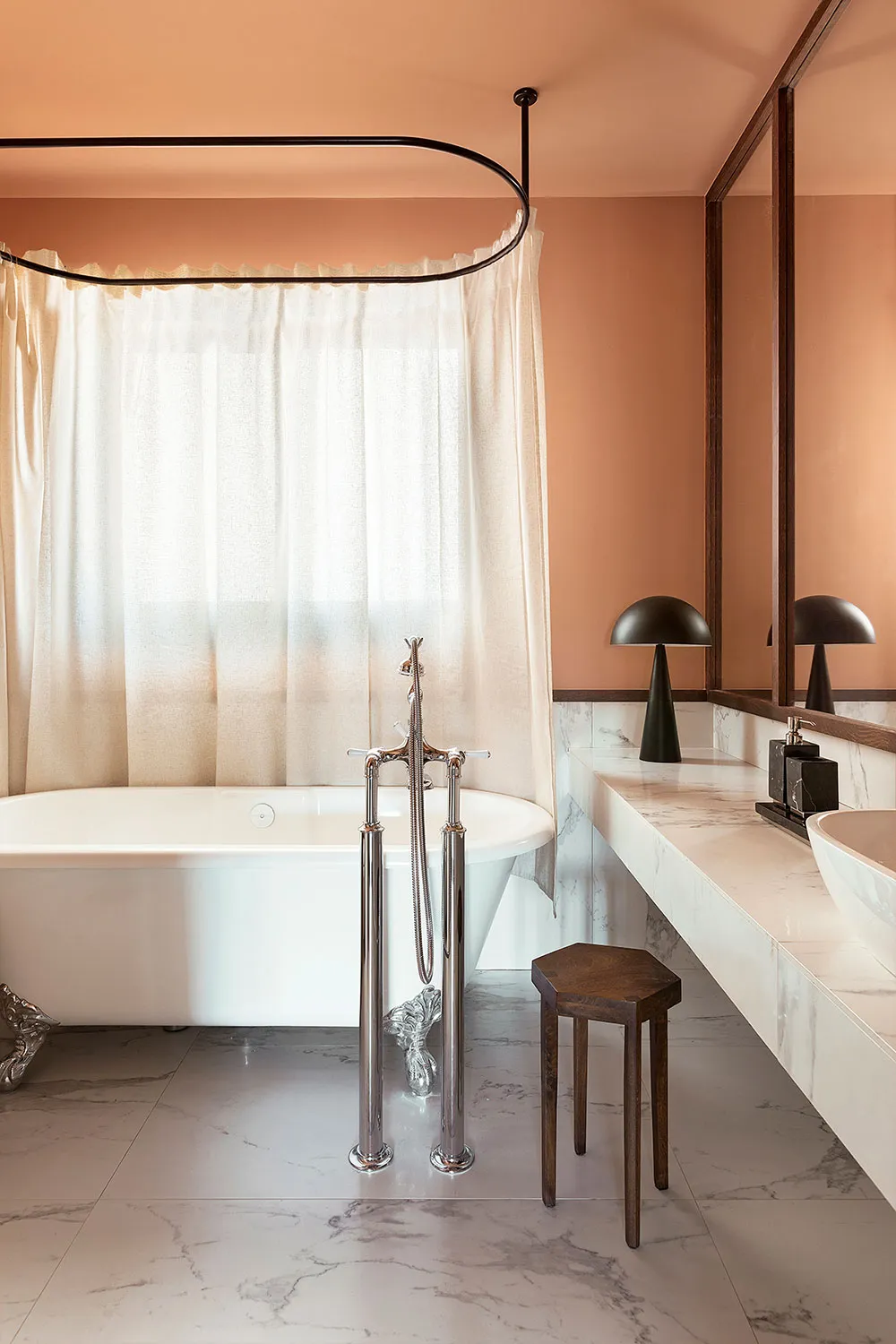 Elegante estilo mid-century en el diseño de un apartamento en Barcelona - Gallery image 12