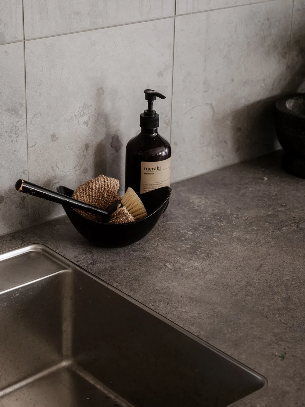 Приємний нейтральний інтер'єр у Швеції з теплими деталями (84 кв. м) - Gallery image 9