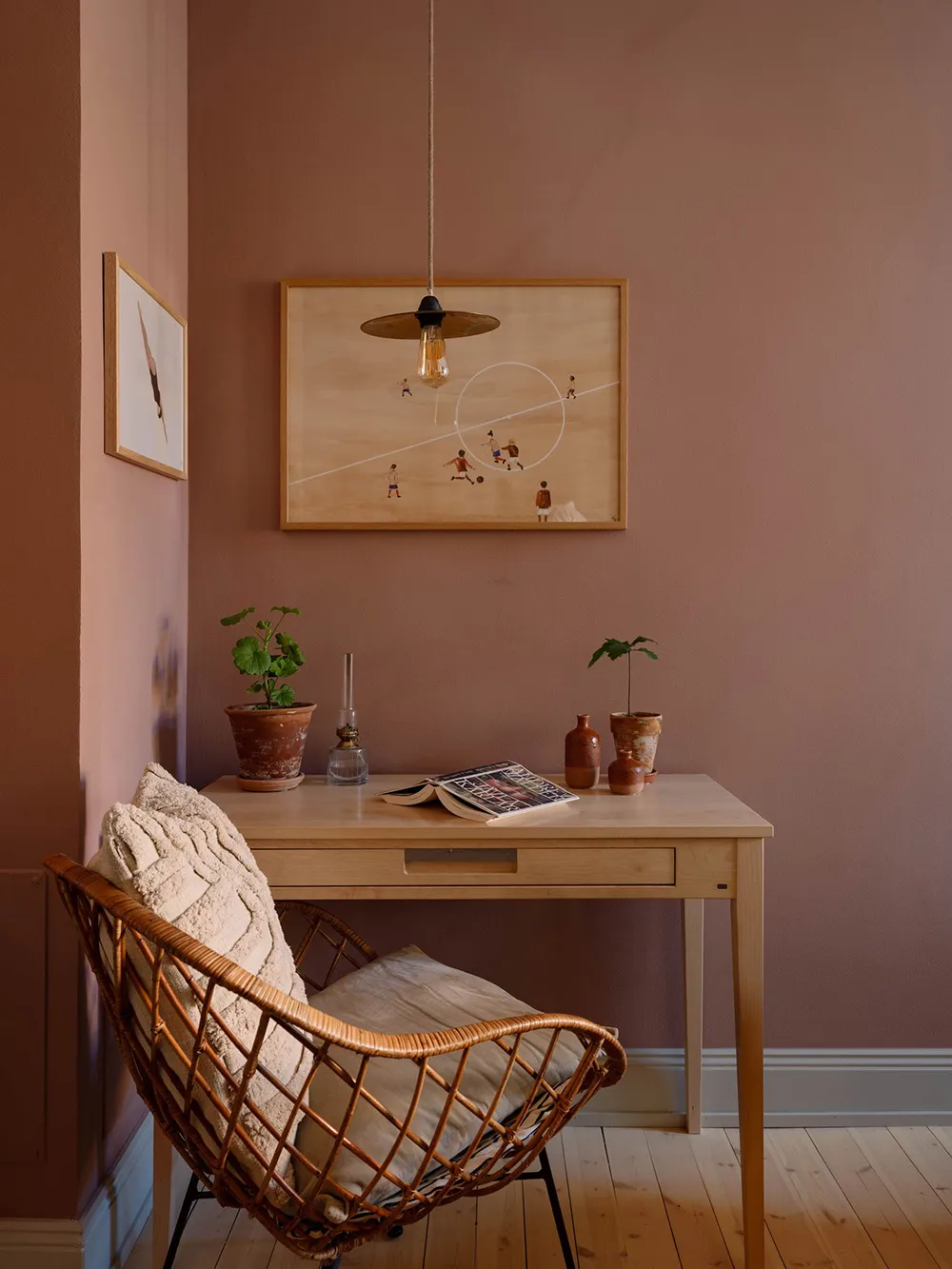Atmosphärische Wohnzimmer und rosa Schlafzimmer: Wohnung in Stockholm (83 qm) - 14