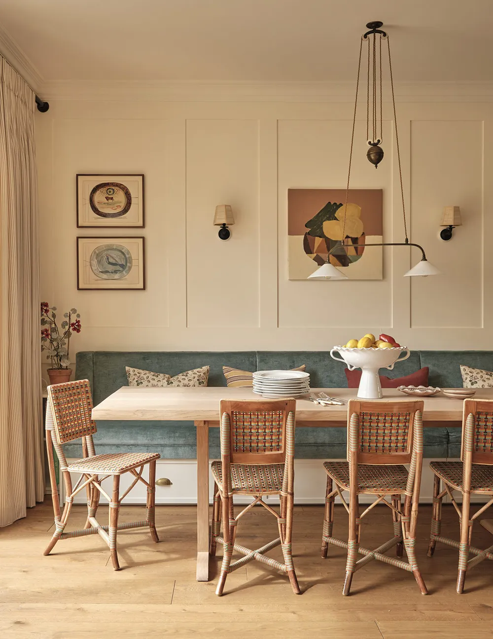 Cozy English Interior for Young Couple in London - Gallery image 4