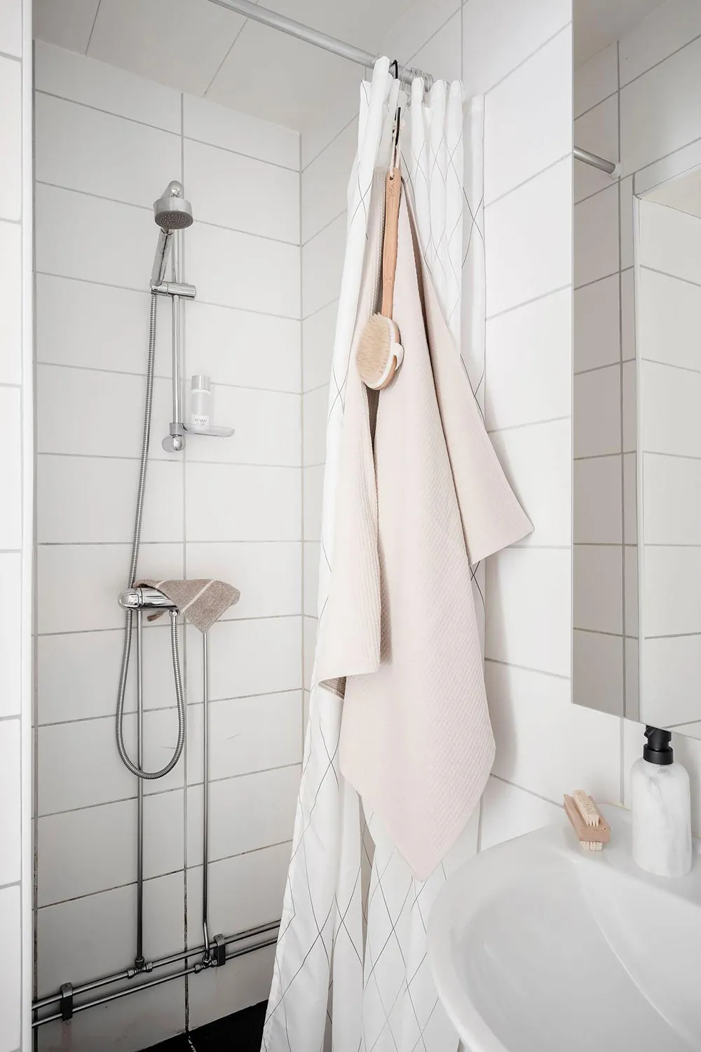 Красивая маленькая квартира с арочным окном в Швеции (36 кв. м) - Gallery image 26