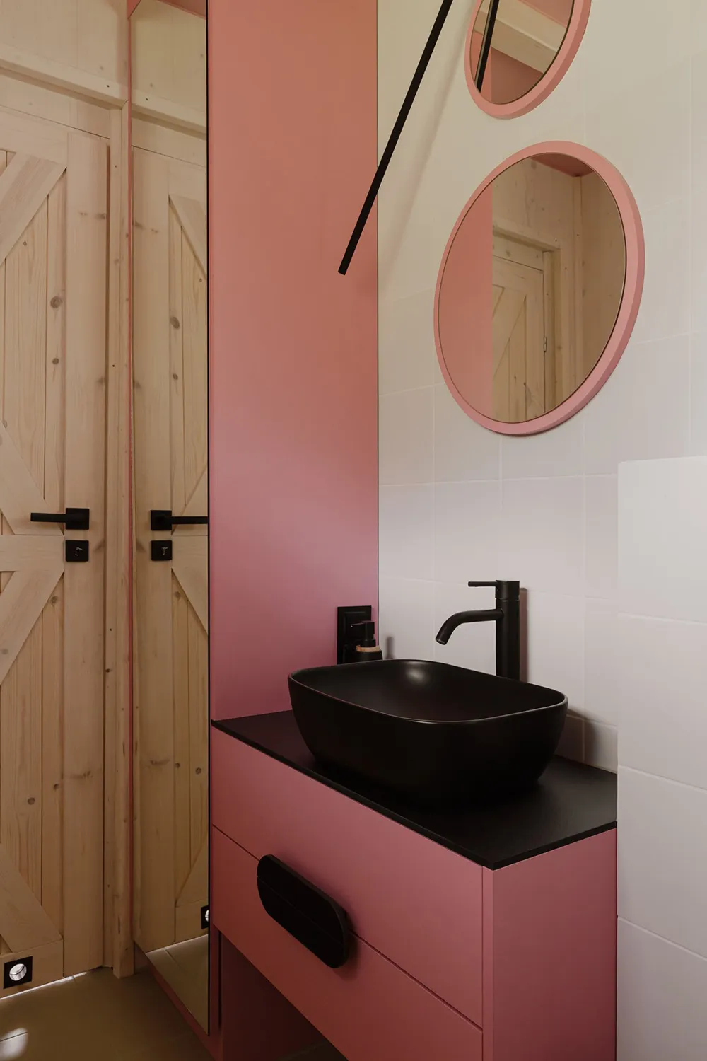 Dwa małe wynajmowane kottage w Polsce z jasnymi wnętrzami - Gallery image 29