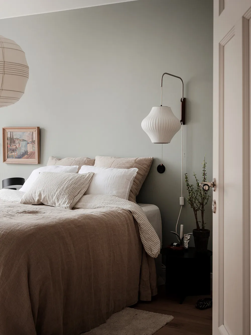 Приємний нейтральний інтер'єр у Швеції з теплими деталями (84 кв. м) - Gallery image 16