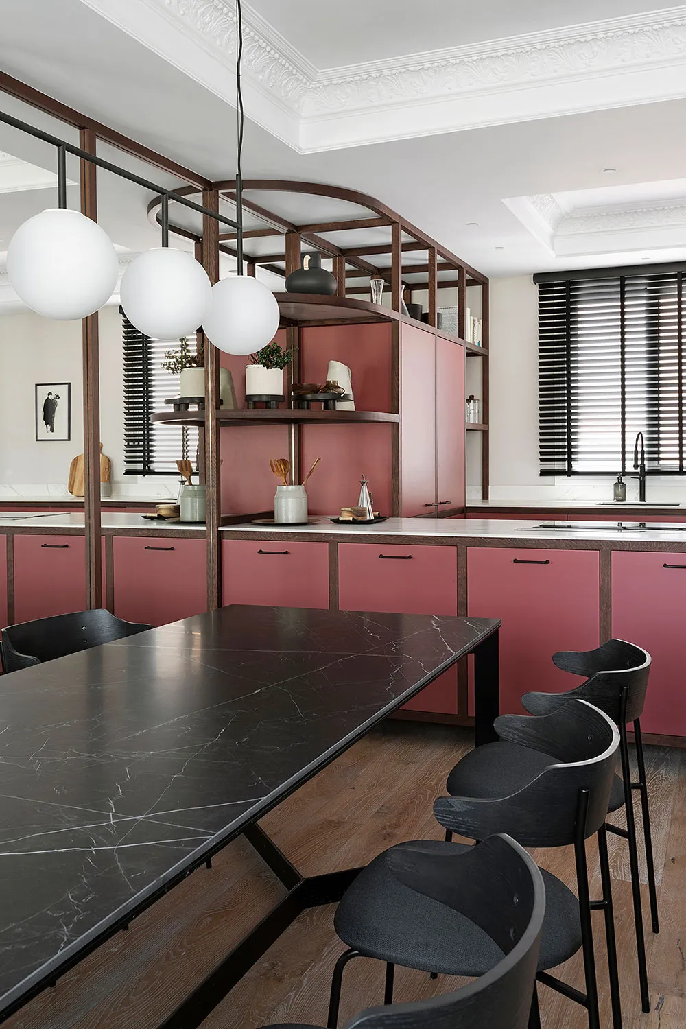 Elegante estilo mid-century en el diseño de un apartamento en Barcelona - Gallery image 9