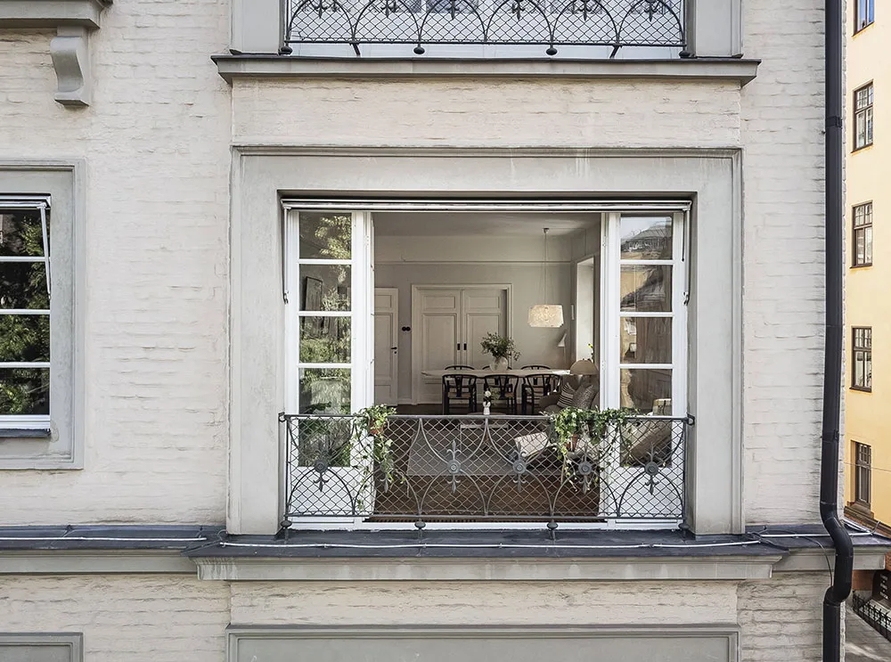 Светлая квартира в Стокгольме с роскошным французским окном - Gallery image 2