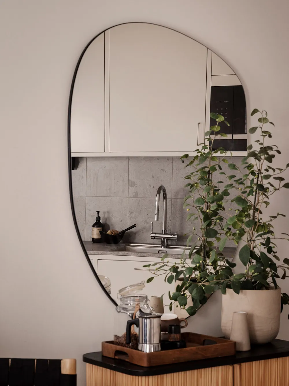 Приємний нейтральний інтер'єр у Швеції з теплими деталями (84 кв. м) - Gallery image 10