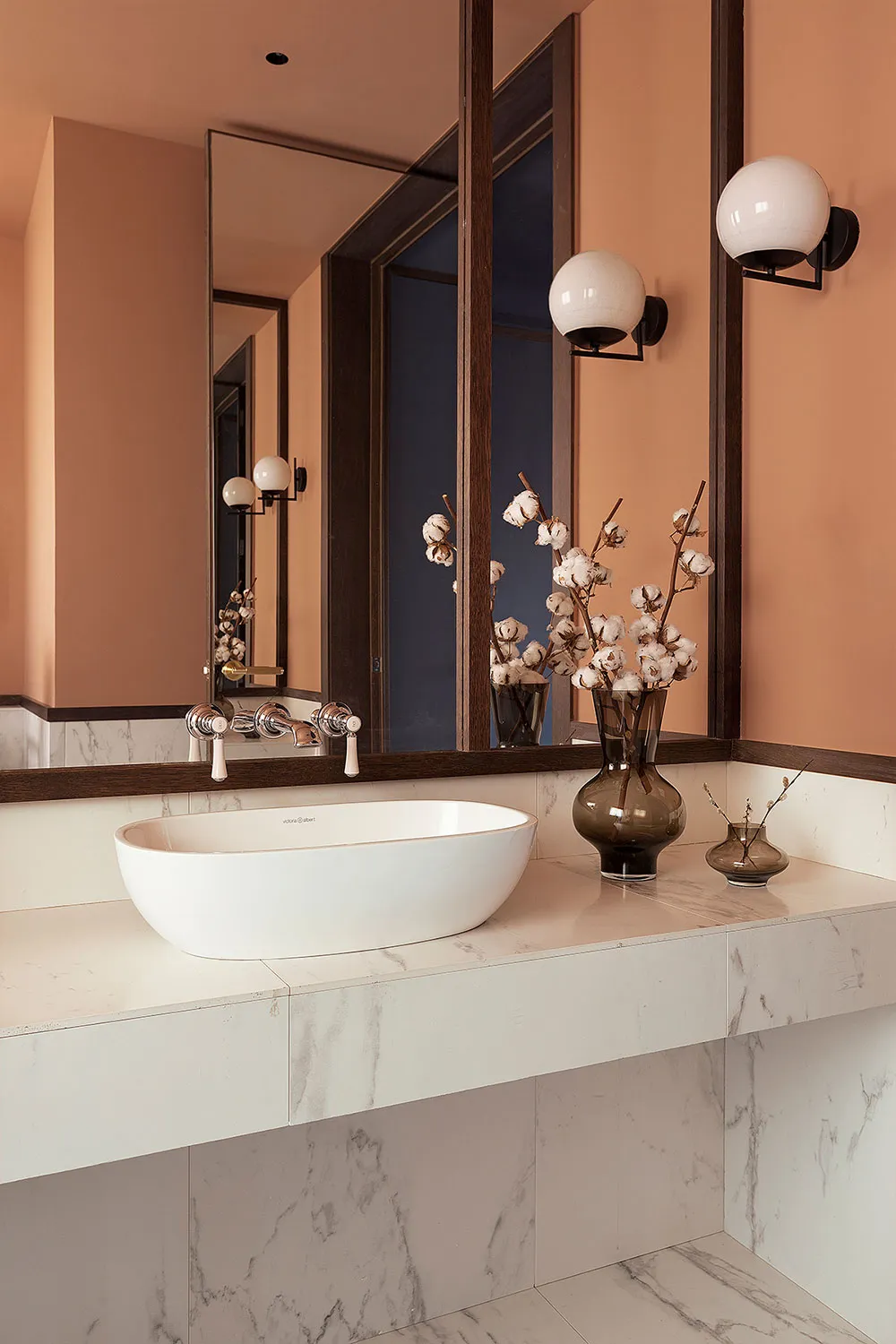 Elegante estilo mid-century en el diseño de un apartamento en Barcelona - Gallery image 13