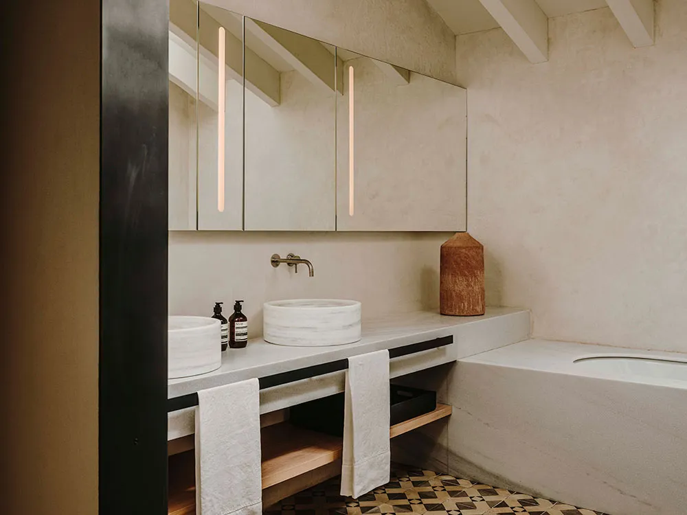 Warmes Minimalismus im Design eines traditionellen Hauses auf Mallorca - Gallery image 12