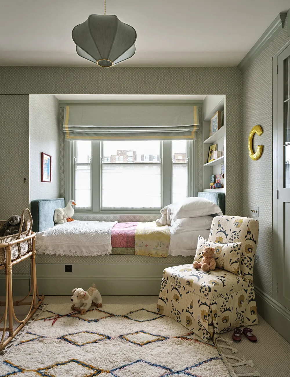 Cozy English Interior for Young Couple in London - Gallery image 12