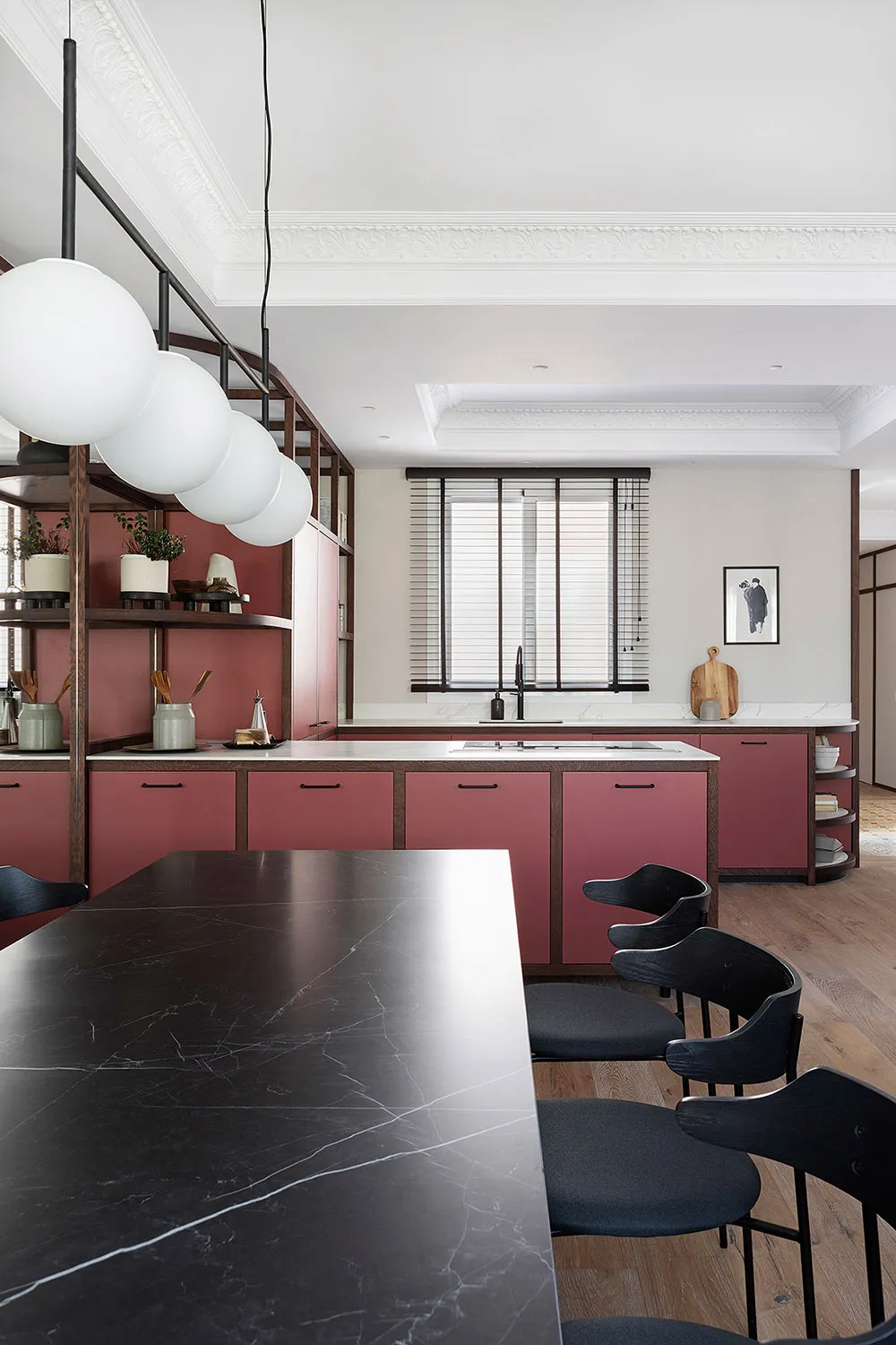 Elegante estilo mid-century en el diseño de un apartamento en Barcelona - Gallery image 7