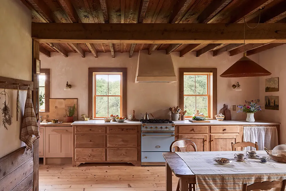 Charming Designer Studio Farmhouse in New York State - Gallery image 3