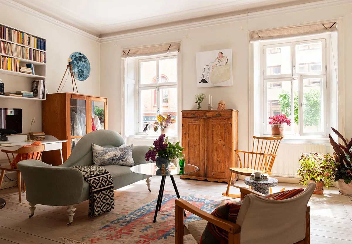 Drewniana piec i meble sztuczne: ciepły mieszkanie w Szwecji (78 m²) - Gallery image 4