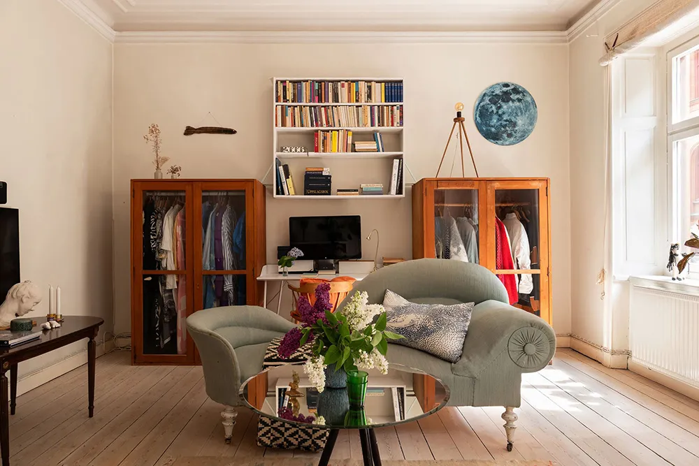 Drewniana piec i meble sztuczne: ciepły mieszkanie w Szwecji (78 m²) - Gallery image 7