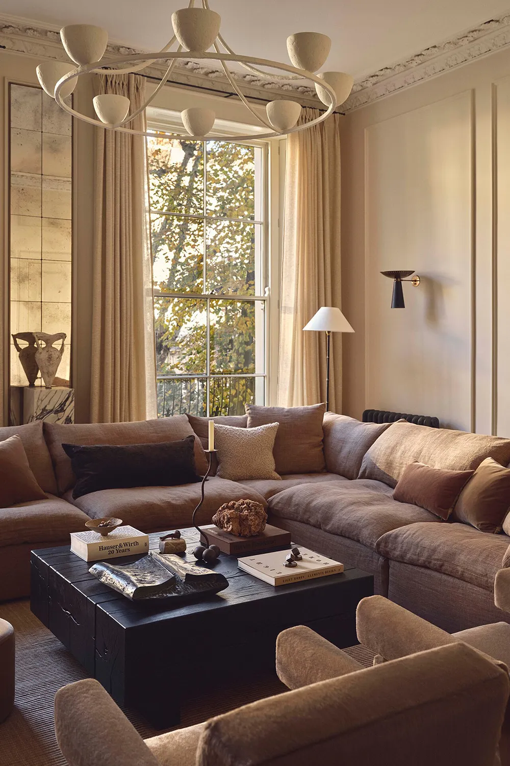 Collection d'objets d'art et gamme de couleurs nobles : une maison de ville à Londres - Gallery image 2