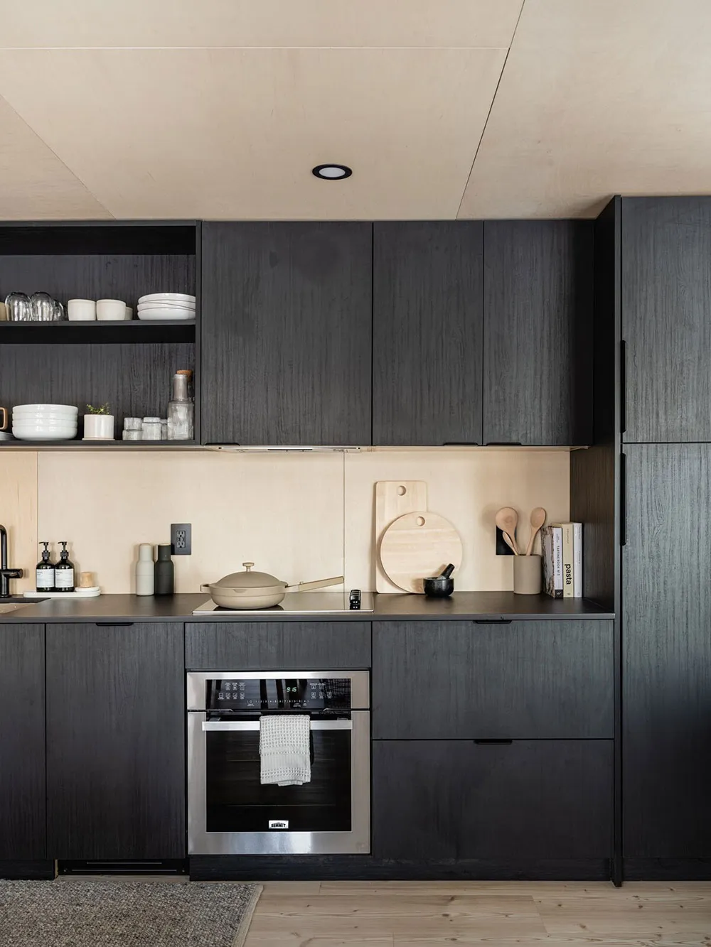 आधुनिक जंगली कैबिन वीकेंड के लिए किराये पर उपलब्ध है। - Gallery image 4