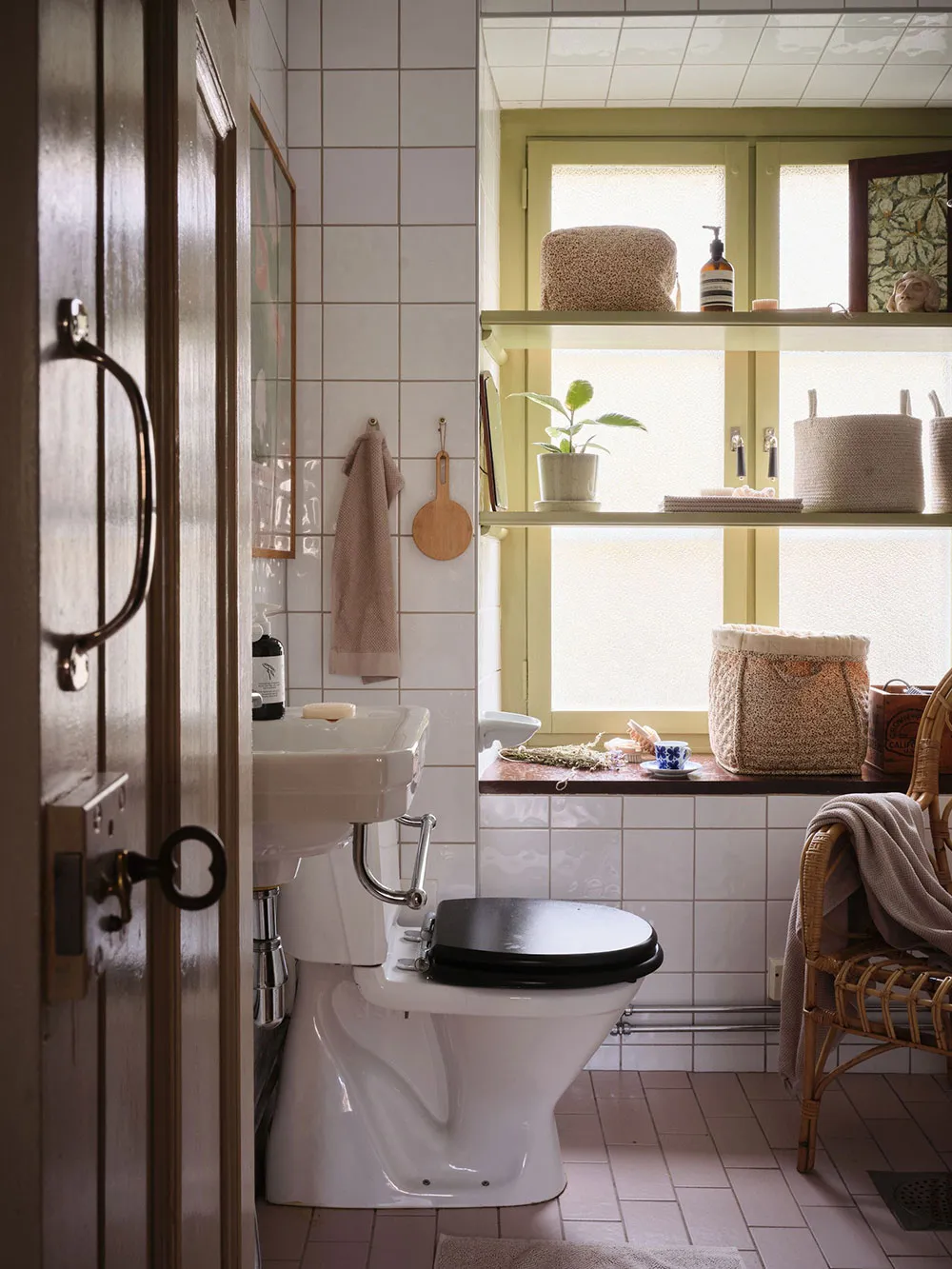 Petite appartement aux accents nostalgiques dans le décor (40 m²) - Gallery image 14