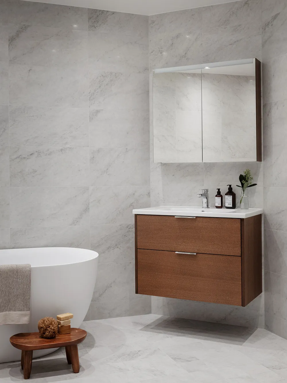 Приємний нейтральний інтер'єр у Швеції з теплими деталями (84 кв. м) - Gallery image 32