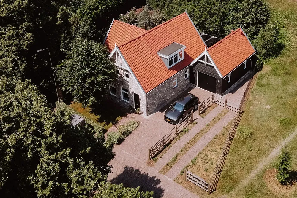 Dunkle Böden und traditionelle Charme: Neuer Landhaus-Stil in den Niederlanden - Gallery image 31