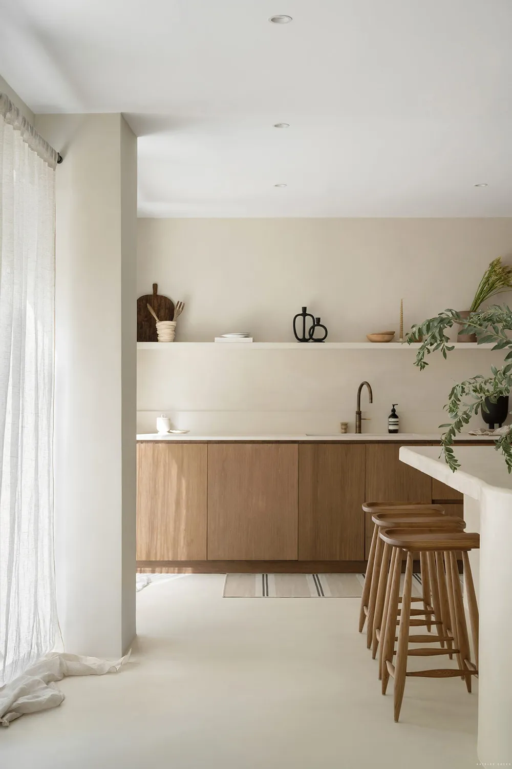 Lightness and Air: Designer's Villa in Dubai - Gallery image 5