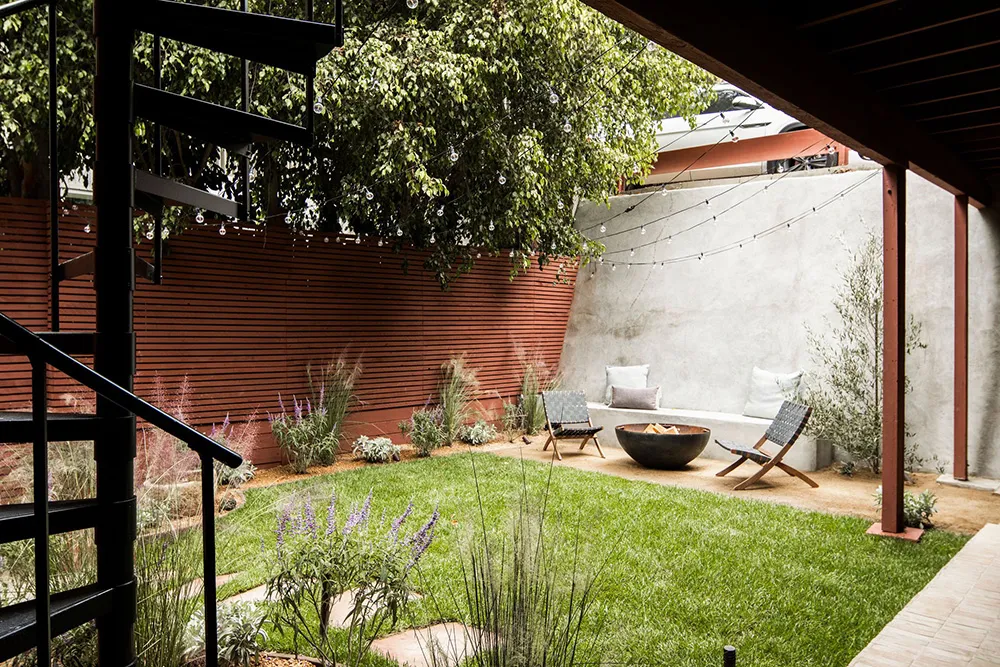 Cozy Modern Design of an Unusual House in California - Gallery image 30