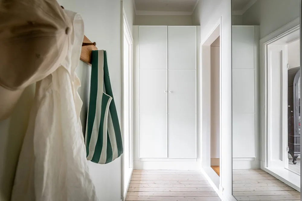 Appartement cosy dans des tons sableux à Stockholm - Gallery image 25