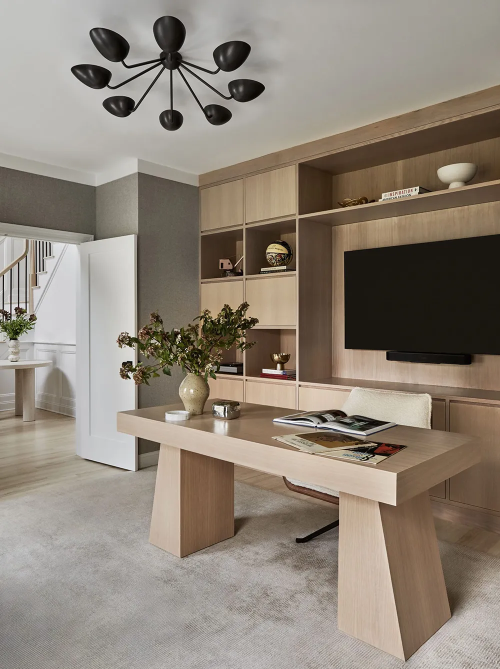 Intérieurs blancs avec des touches chaudes : maison de campagne confortable à proximité de New York - Gallery image 11