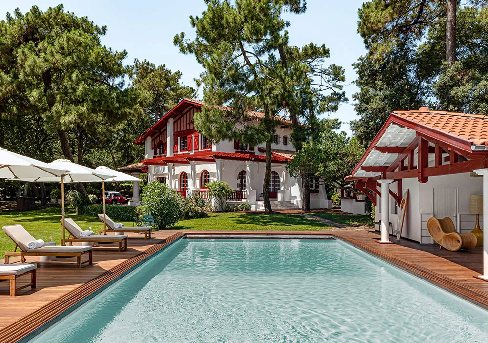 Гри з кольором і декором у красивому гостевому домі на Атлантичному узбережжі Франції - Gallery image 21