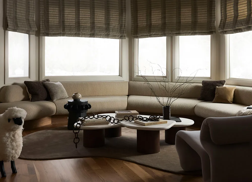 Przyciemnione wnętrza górskiego domu w stanie Juta - Gallery image 2