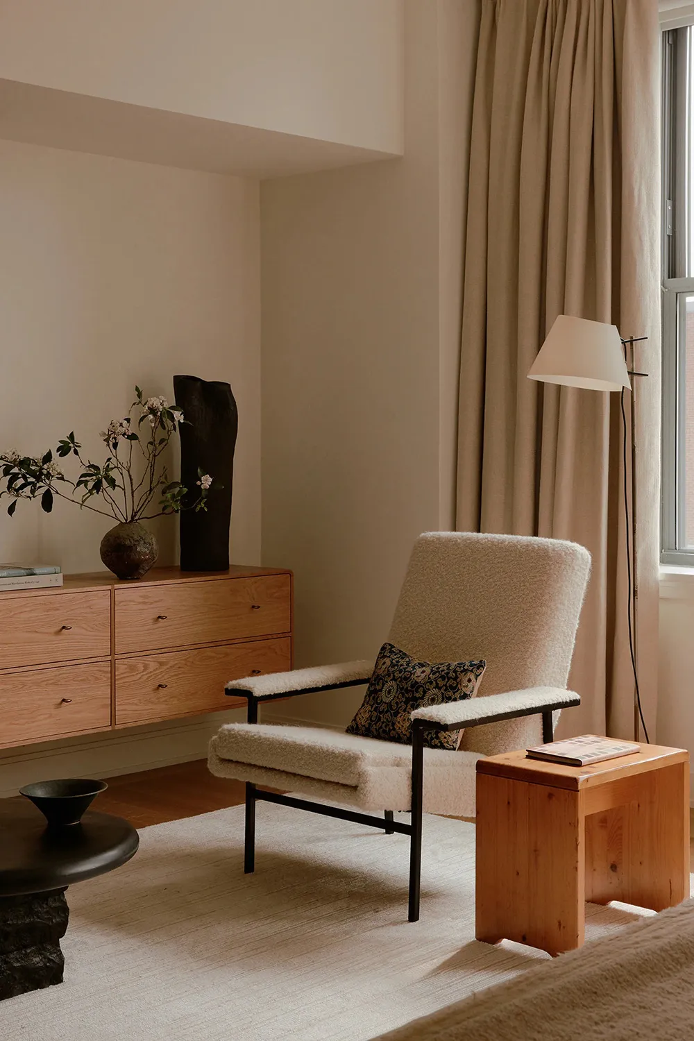 Soft Tones and Aesthetic Details: Apartments on Manhattan - Gallery image 11