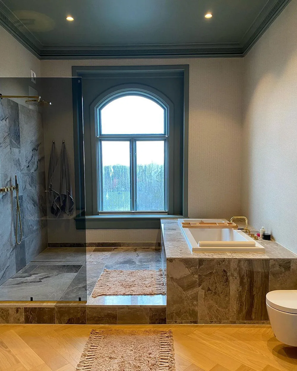 Красиві інтер'єри розкішної історичної вілли в Данії - Gallery image 15