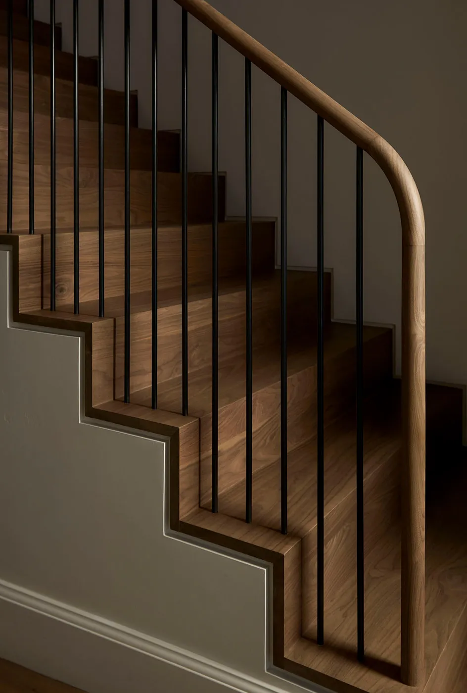 Przyciemnione wnętrza górskiego domu w stanie Juta - Gallery image 13