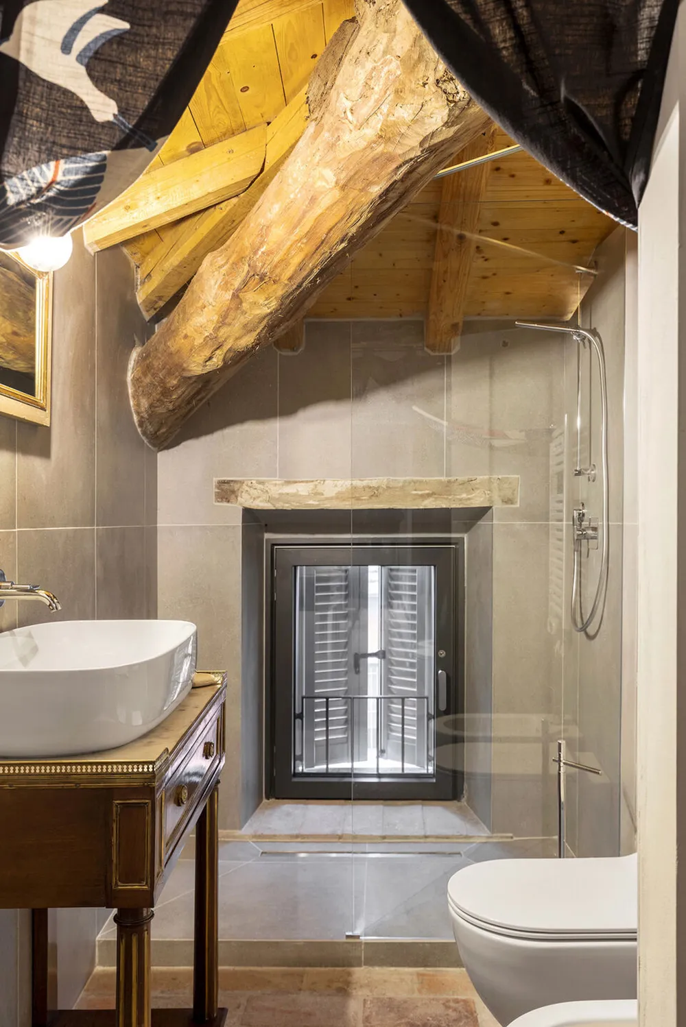 Historic Architecture, Bold Design and Nature: House in Italy - Gallery image 28