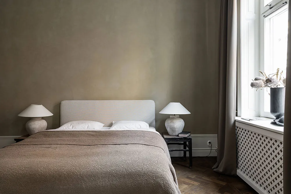 स्टॉकहोम में “सैंड टोन्स” में बनाया गया “मॉडर्न क्लासिक” - Gallery image 16