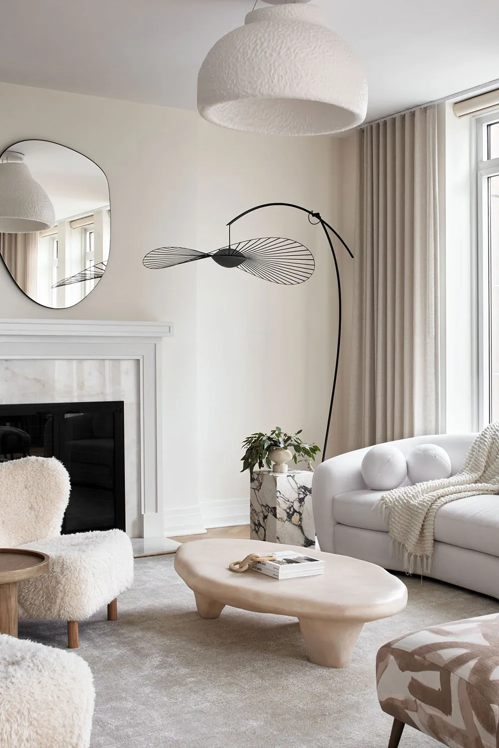 Elegancki wnętrze w kremowych i mlecznych odcieniach w Nowym Jorku - Gallery image 1