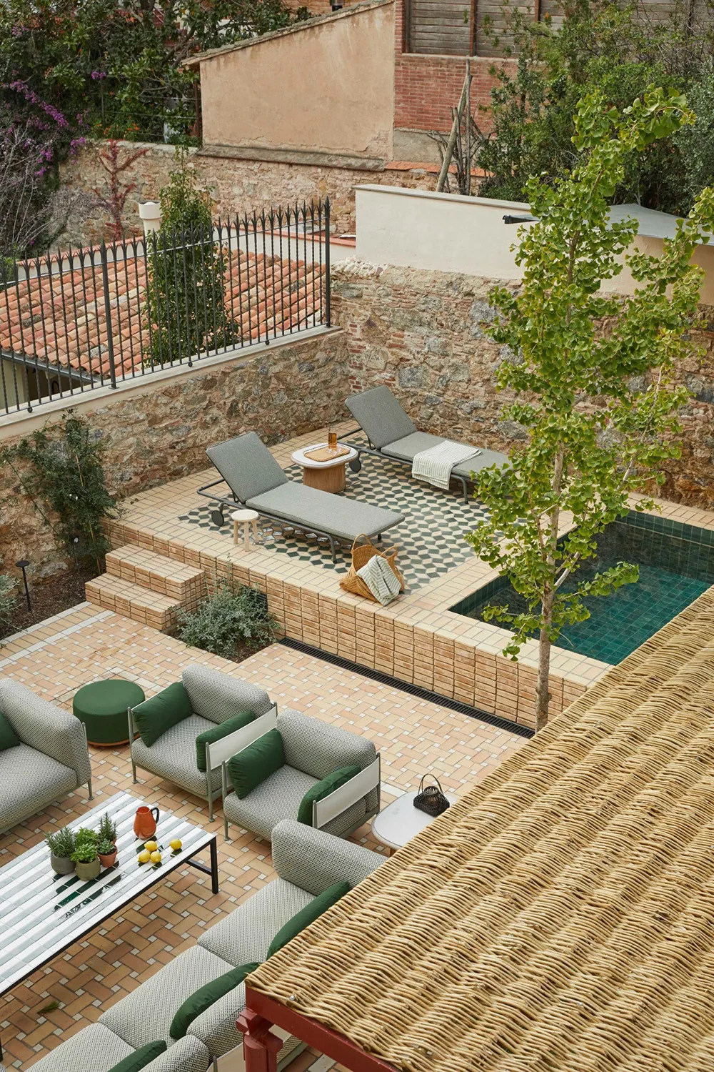 Milchige Interieurs eines eleganten Townhouses in Barcelona - Gallery image 22