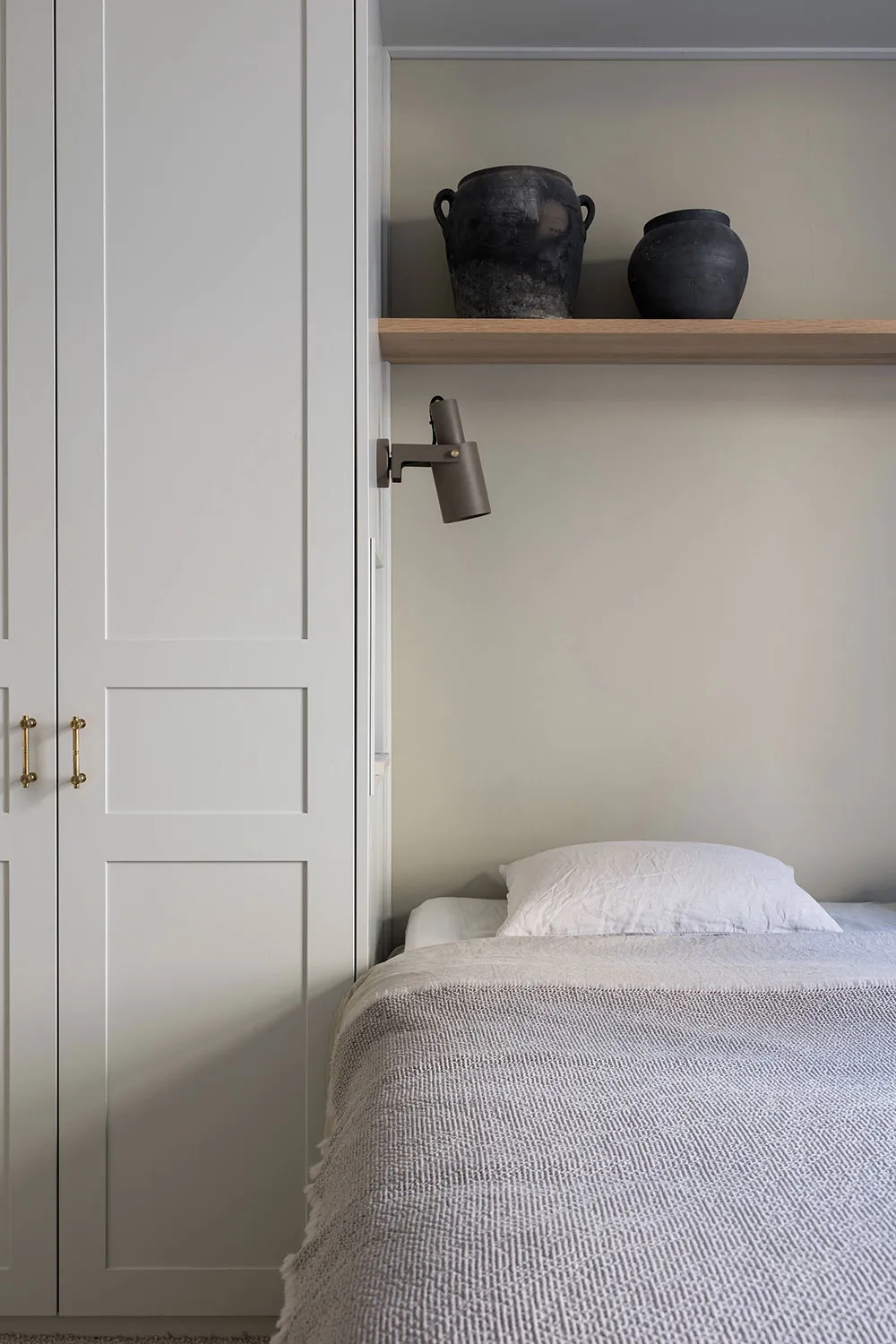 स्टॉकहोम में “सैंड टोन्स” में बनाया गया “मॉडर्न क्लासिक” - Gallery image 17