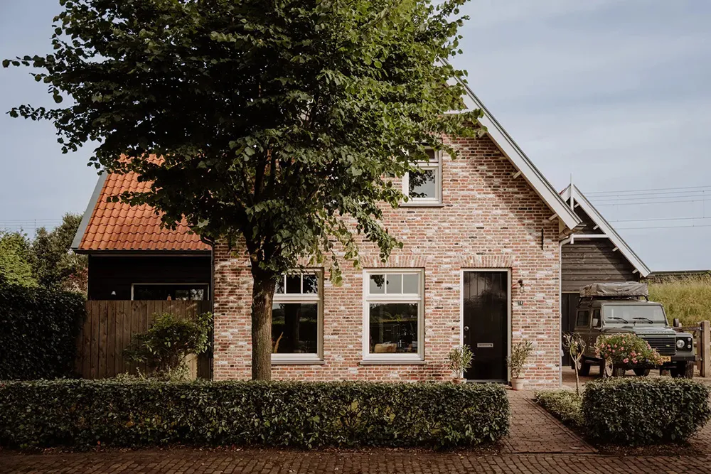 Dunkle Böden und traditionelle Charme: Neuer Landhaus-Stil in den Niederlanden - Gallery image 30