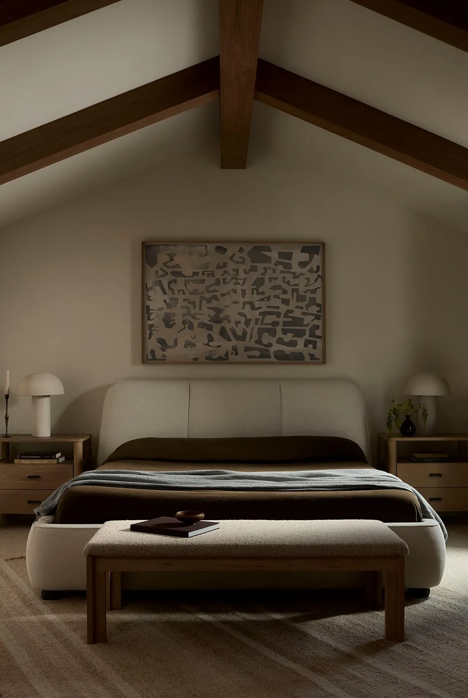 Przyciemnione wnętrza górskiego domu w stanie Juta - Gallery image 6