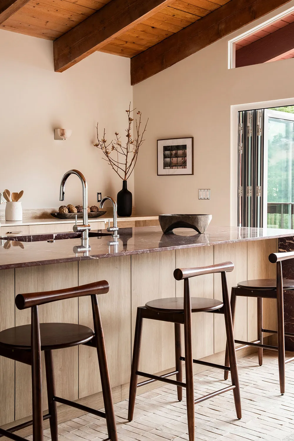 Cozy Modern Design of an Unusual House in California - Gallery image 13