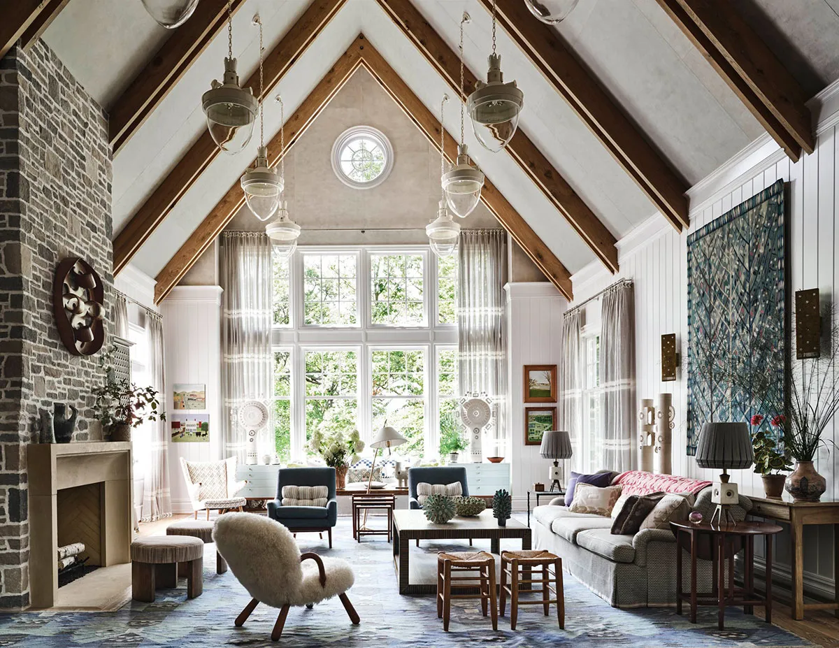 Cozy Lake House in the USA with Exquisite Ornaments and Prints - Gallery image 0