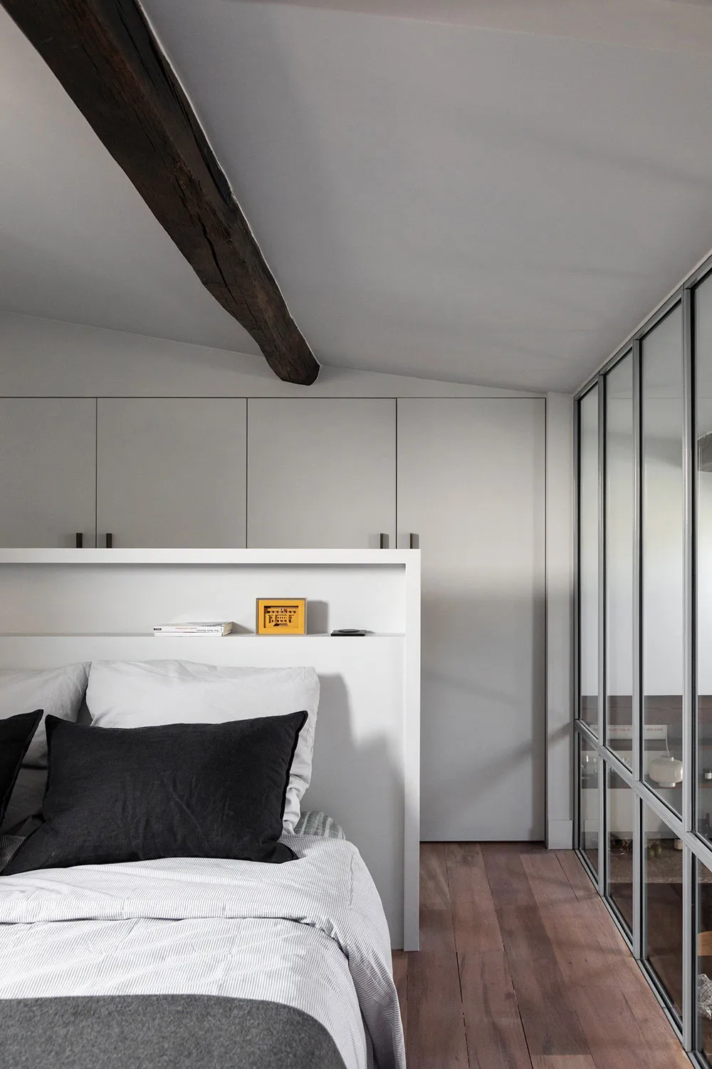 Increíble apartamento blanco y negro en ático en París (45 m²) - Gallery image 12