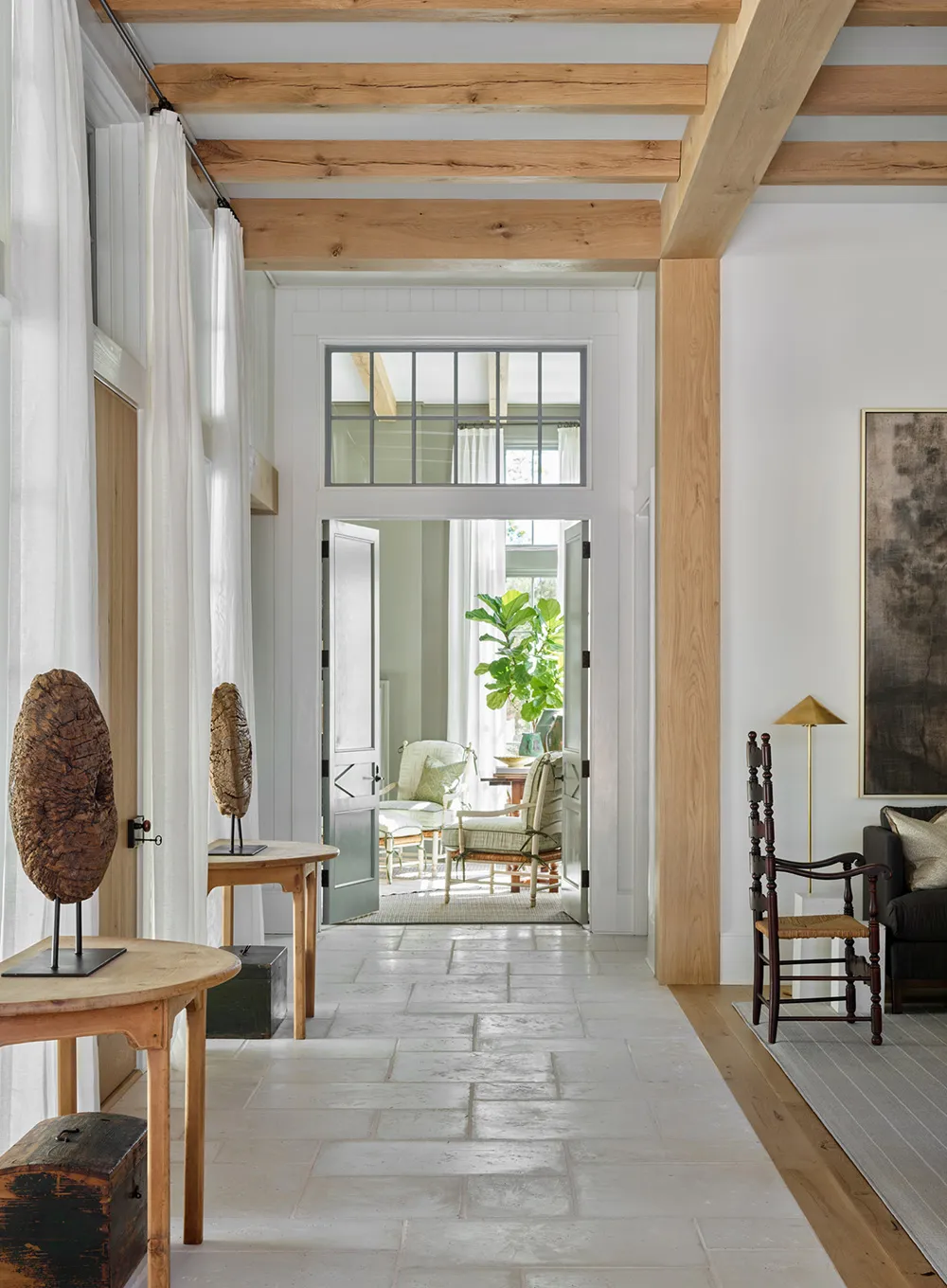 High Ceilings and Elegant Natural Design with Fresh Notes: House in the USA - 8