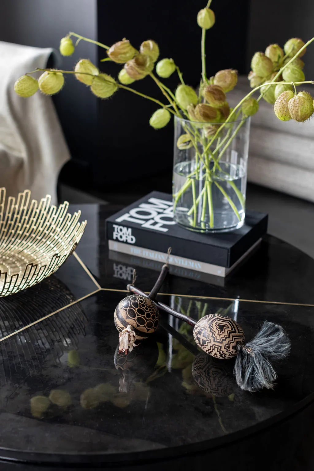 Accents sombres et touches de glamour : le loft d'une jeune femme moderne à Chicago - Gallery image 3