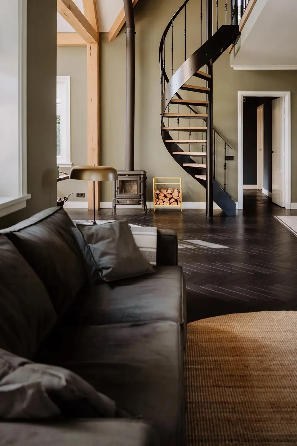 Dunkle Böden und traditionelle Charme: Neuer Landhaus-Stil in den Niederlanden - Gallery image 6