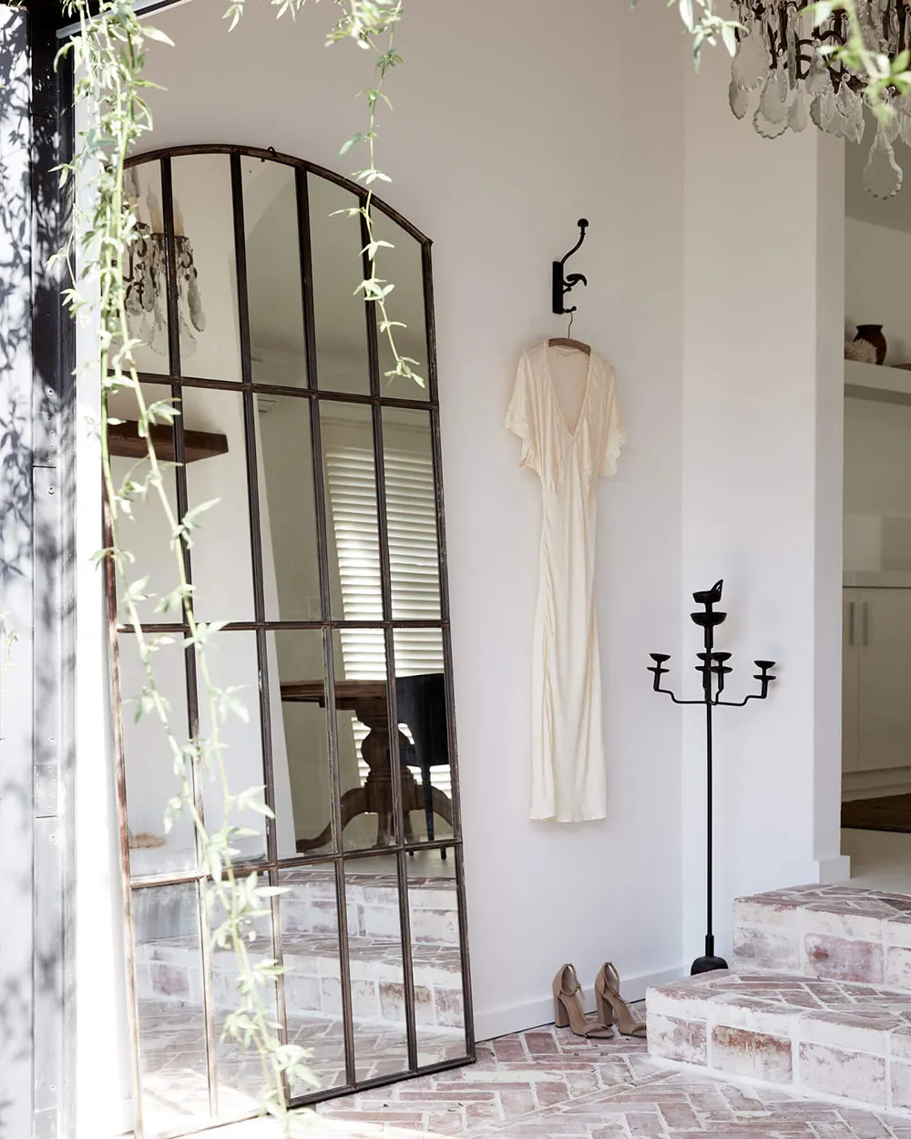 Милый амбар: маленький домик с белыми интерьерами для отдыха на выходных - Gallery image 1