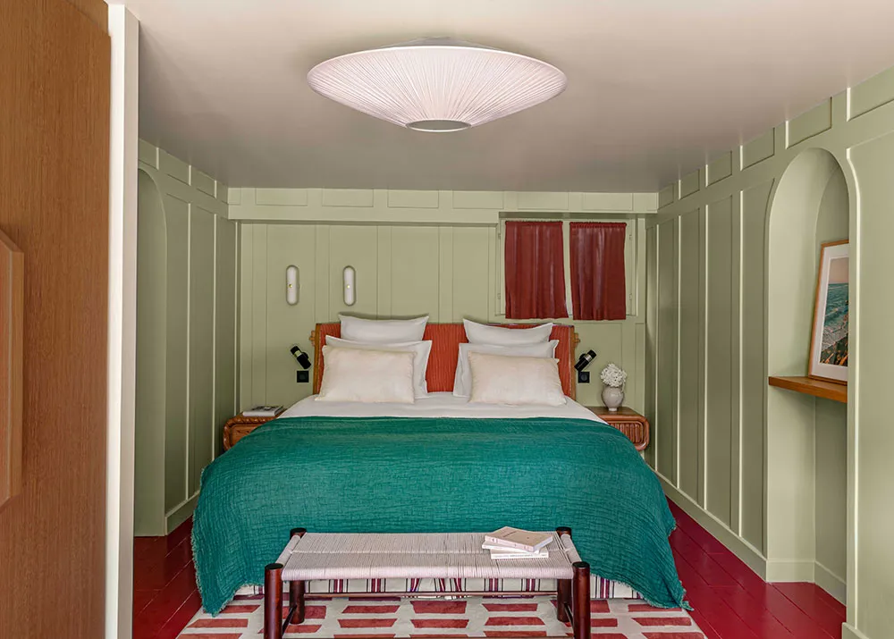 Гри з кольором і декором у красивому гостевому домі на Атлантичному узбережжі Франції - Gallery image 14