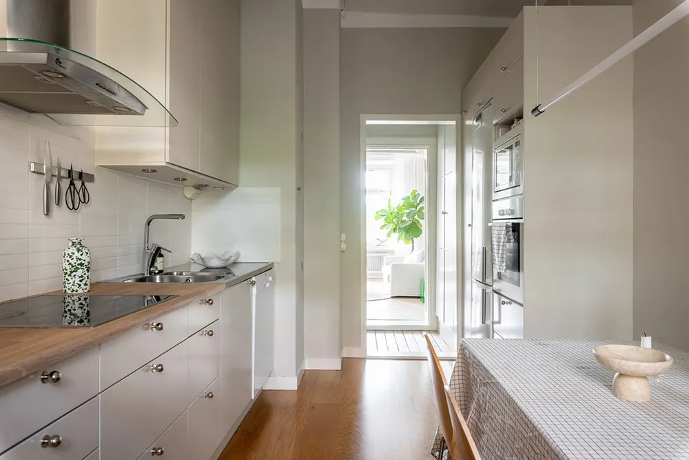 Appartement cosy dans des tons sableux à Stockholm - Gallery image 23