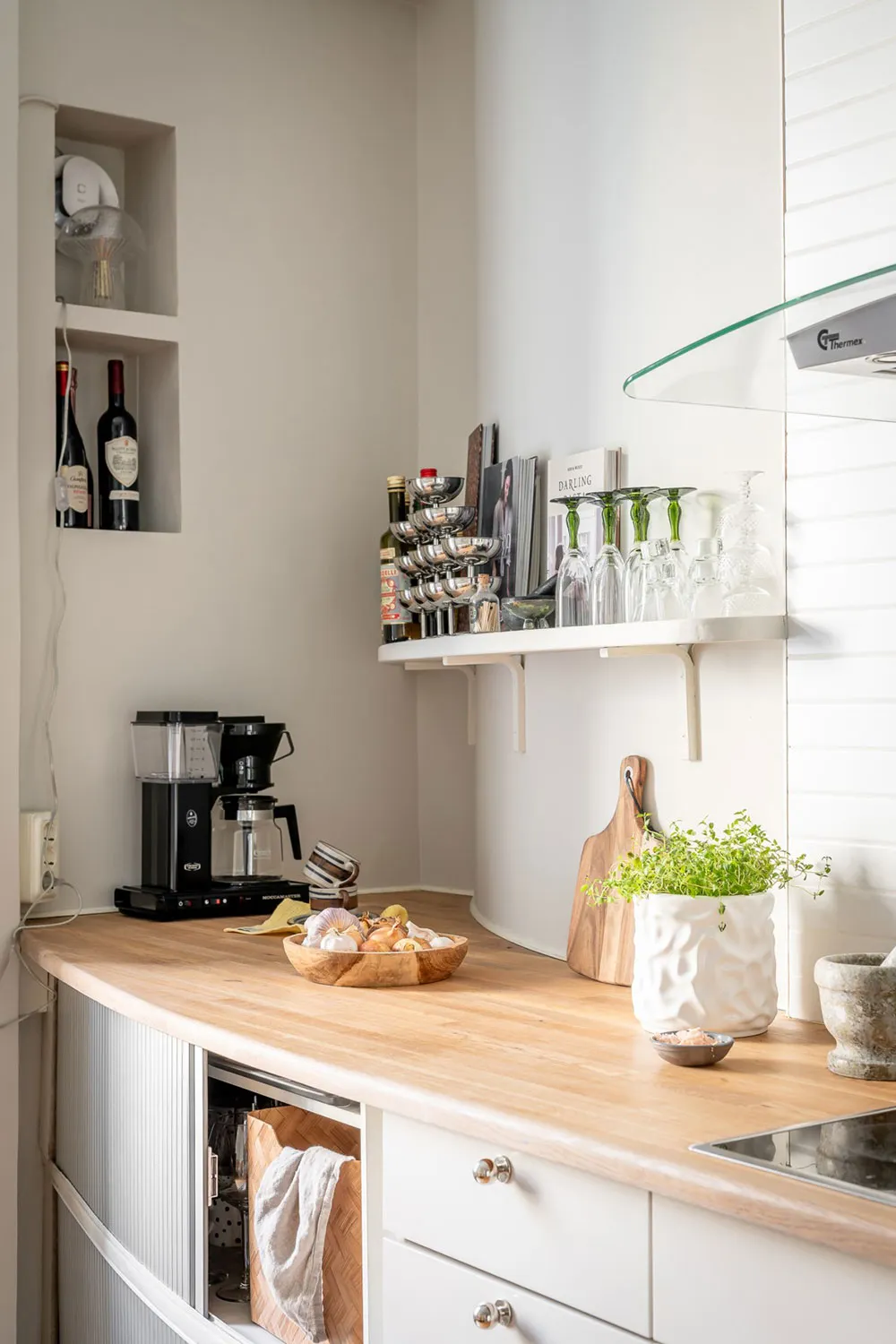 Appartement cosy dans des tons sableux à Stockholm - Gallery image 22