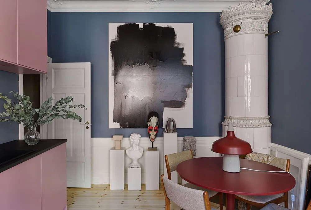 Increíble pequeña apartamento con paredes azules y decoración artística (33 m²) - Gallery image 4