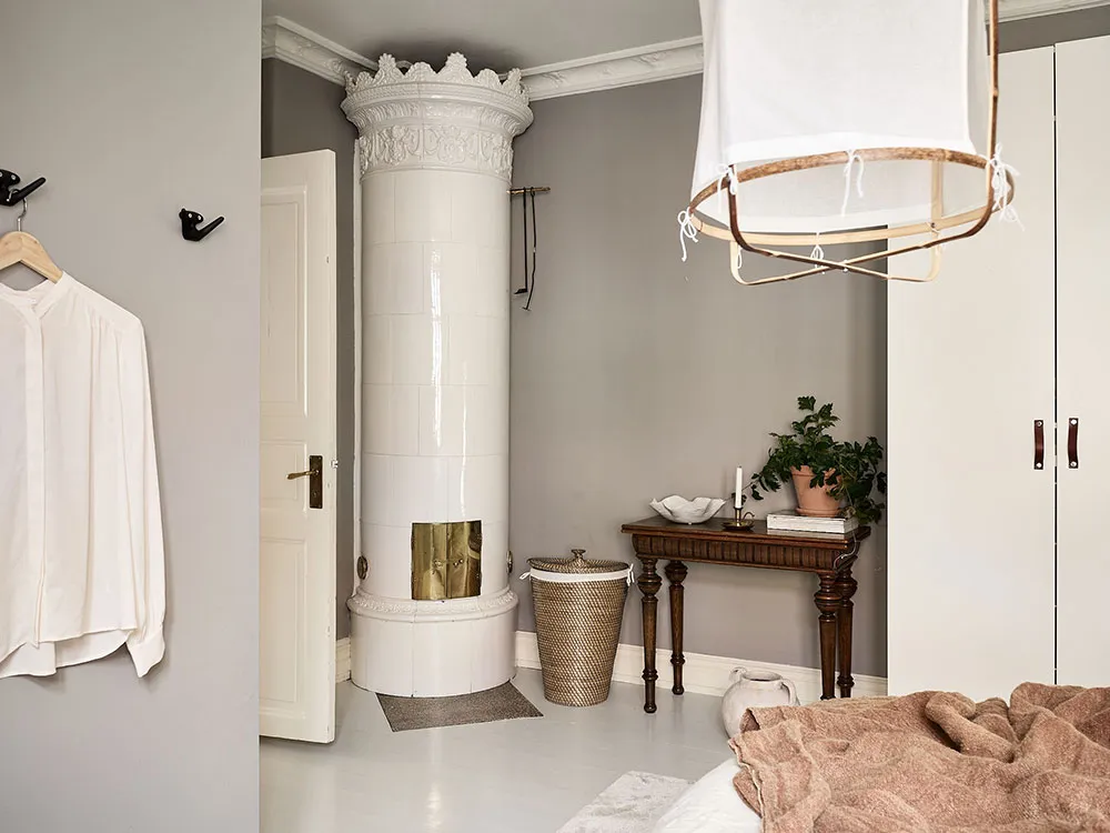 Appartement blanc dans un ancien bâtiment en bois à Gétебourg (87 m²) - Gallery image 12